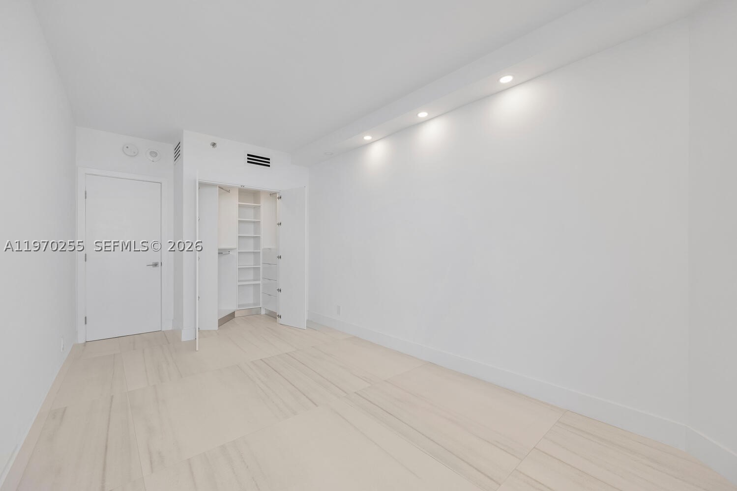 3000 Island Blvd #2504, Aventura FL 33160