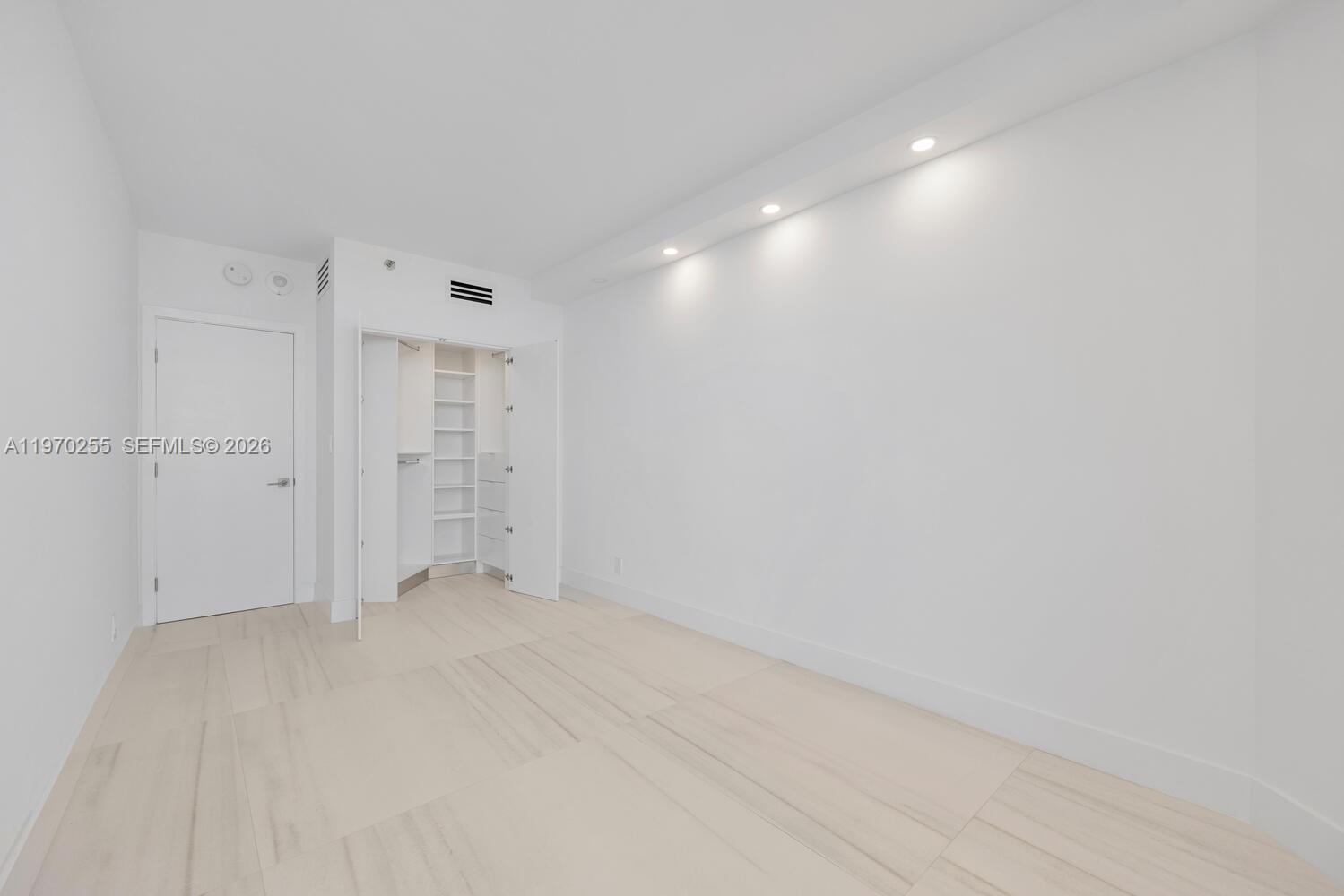 3000 Island Blvd #2504, Aventura FL 33160