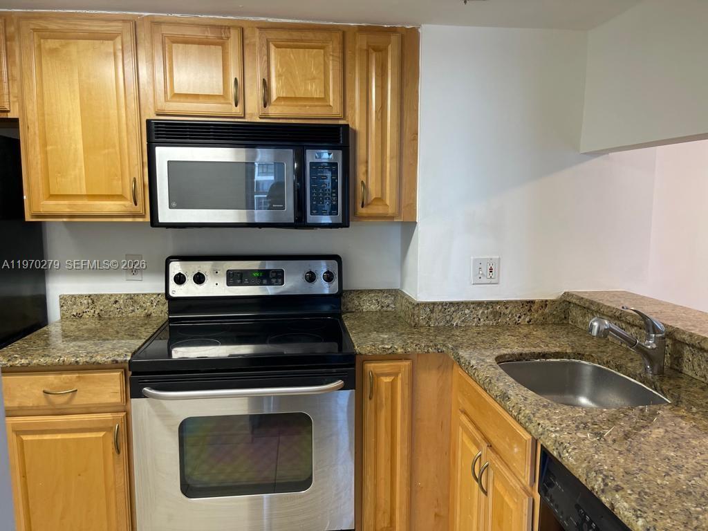 770 Claughton Island Dr #1013, Miami FL 33131