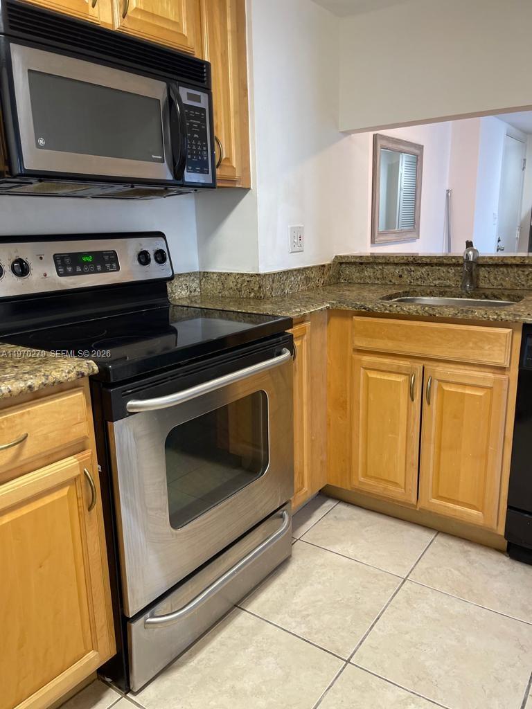 770 Claughton Island Dr #1013, Miami FL 33131