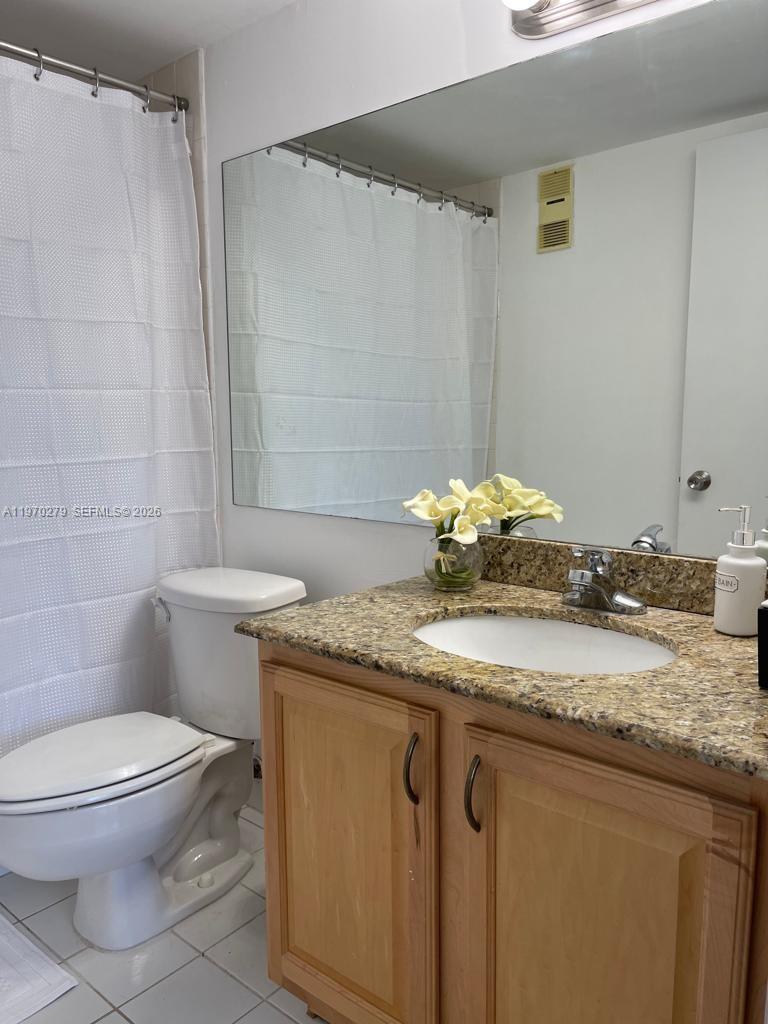 770 Claughton Island Dr #1013, Miami FL 33131