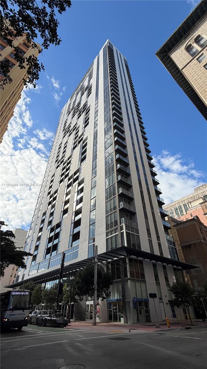 151 SE 1st St #1809, Miami FL 33131