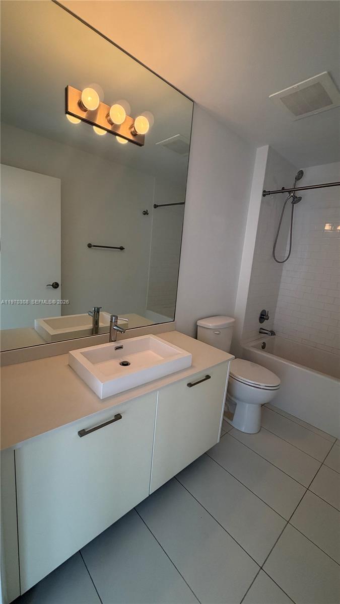 151 SE 1st St #1809, Miami FL 33131