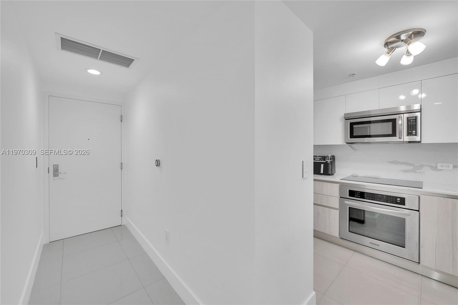 253 NE 2nd St #3106, Miami FL 33132