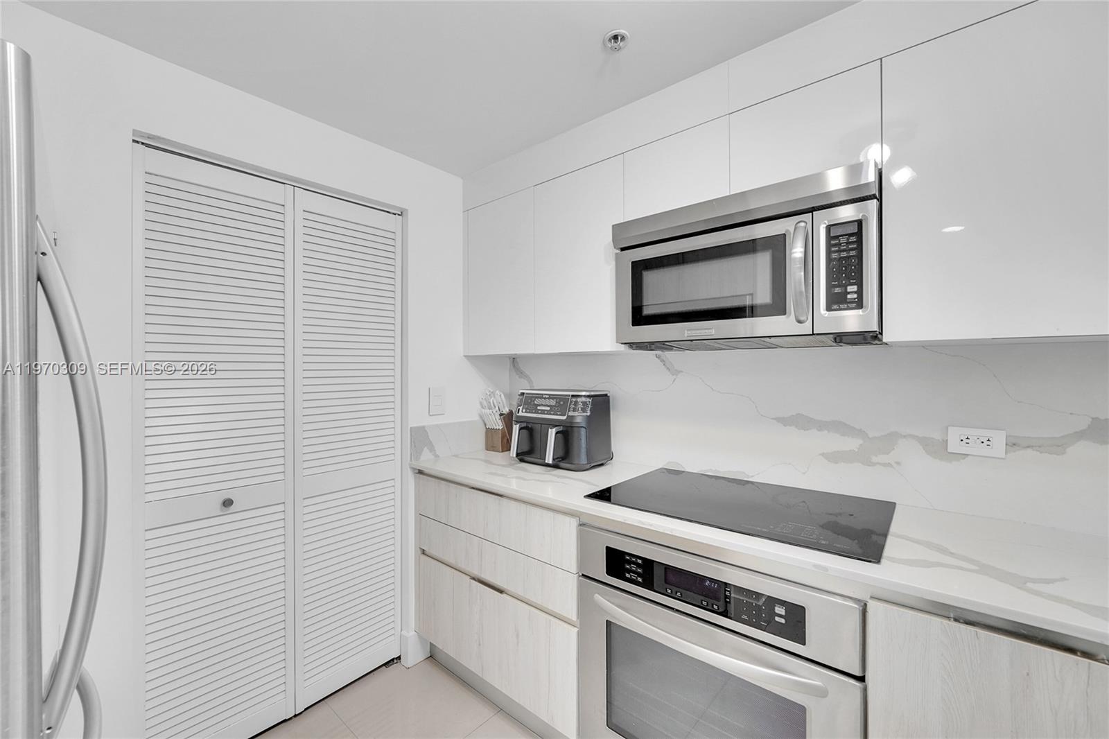 253 NE 2nd St #3106, Miami FL 33132