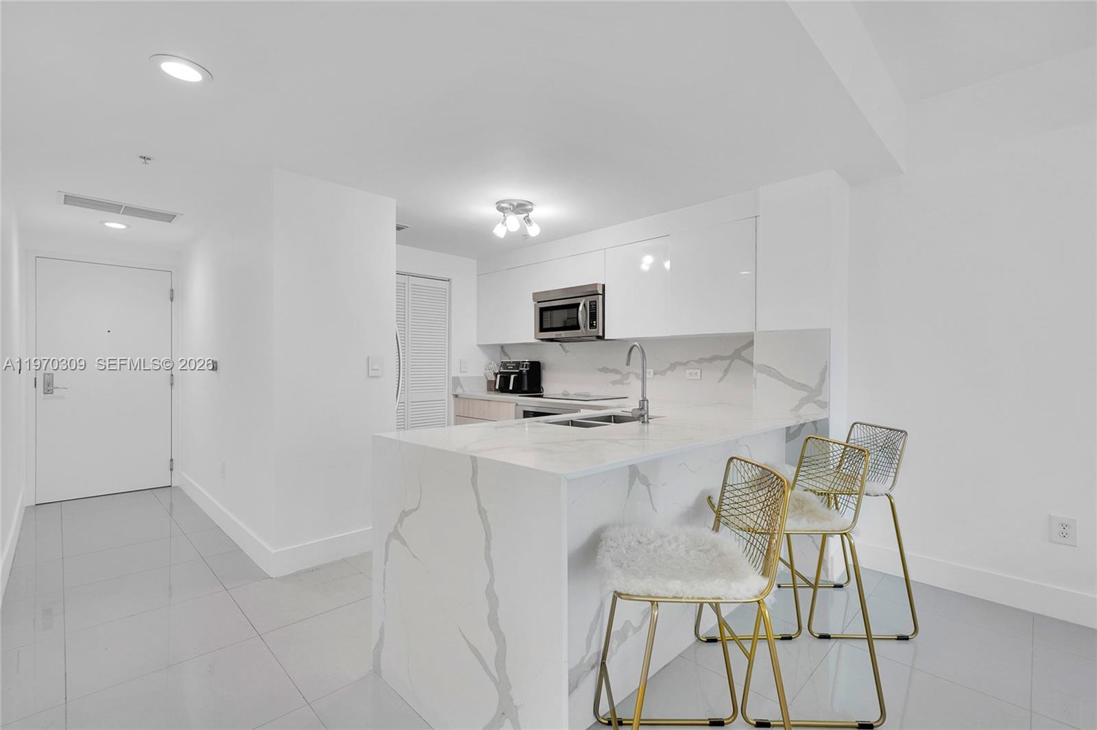 253 NE 2nd St #3106, Miami FL 33132
