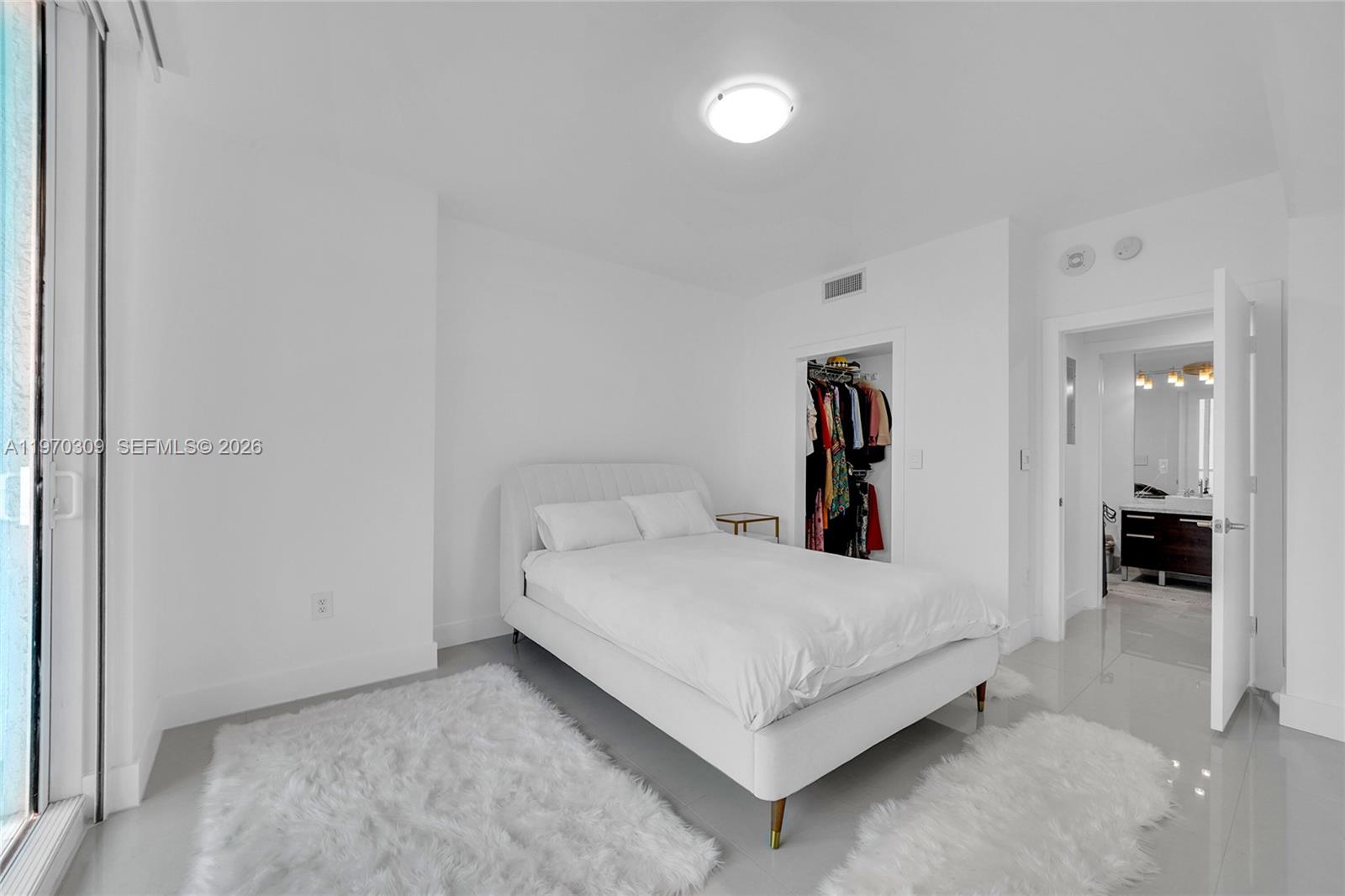 253 NE 2nd St #3106, Miami FL 33132