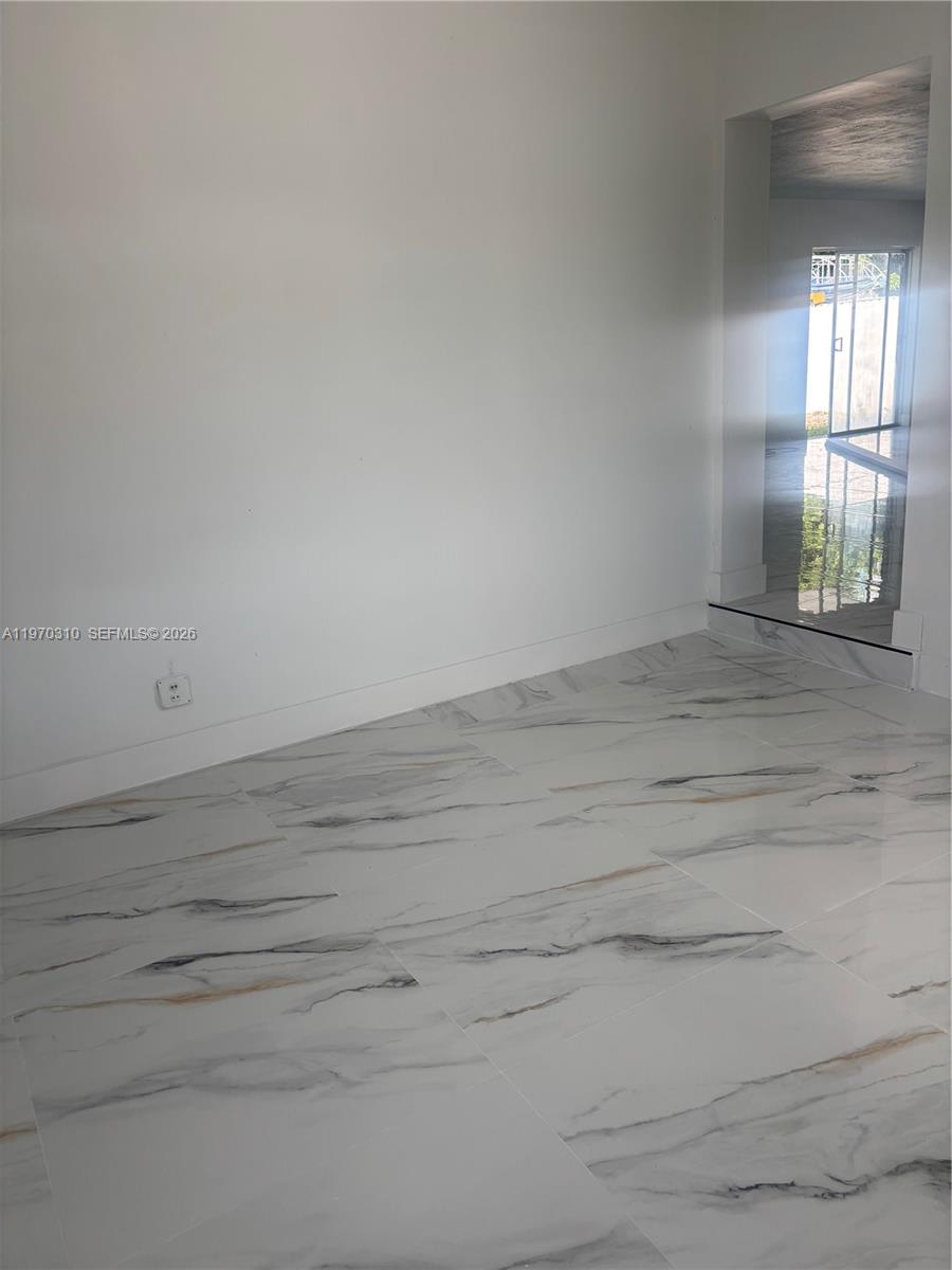 2831 NW 190th St, Miami Gardens FL 33056