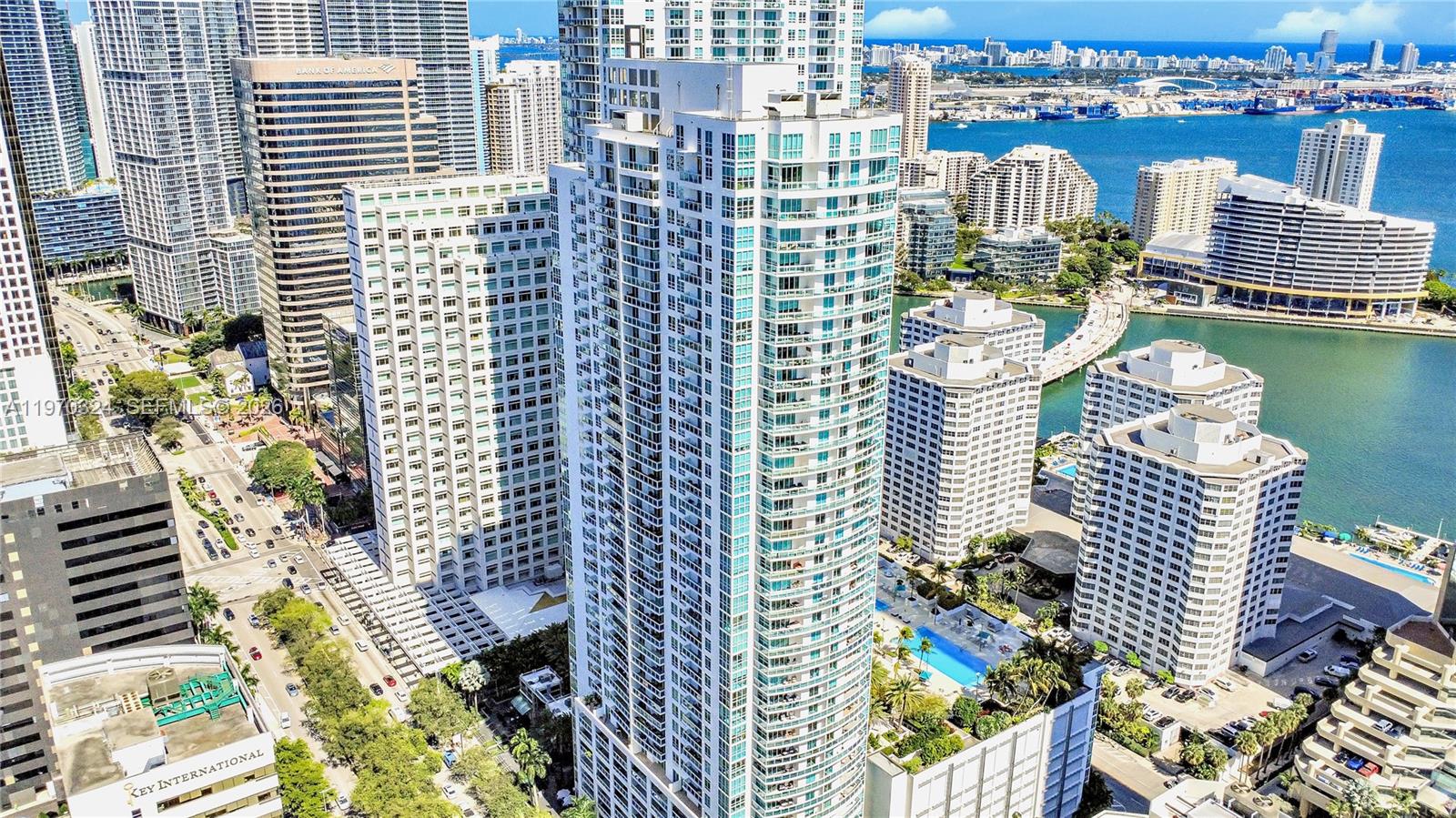 951 Brickell Ave #505, Miami FL 33131