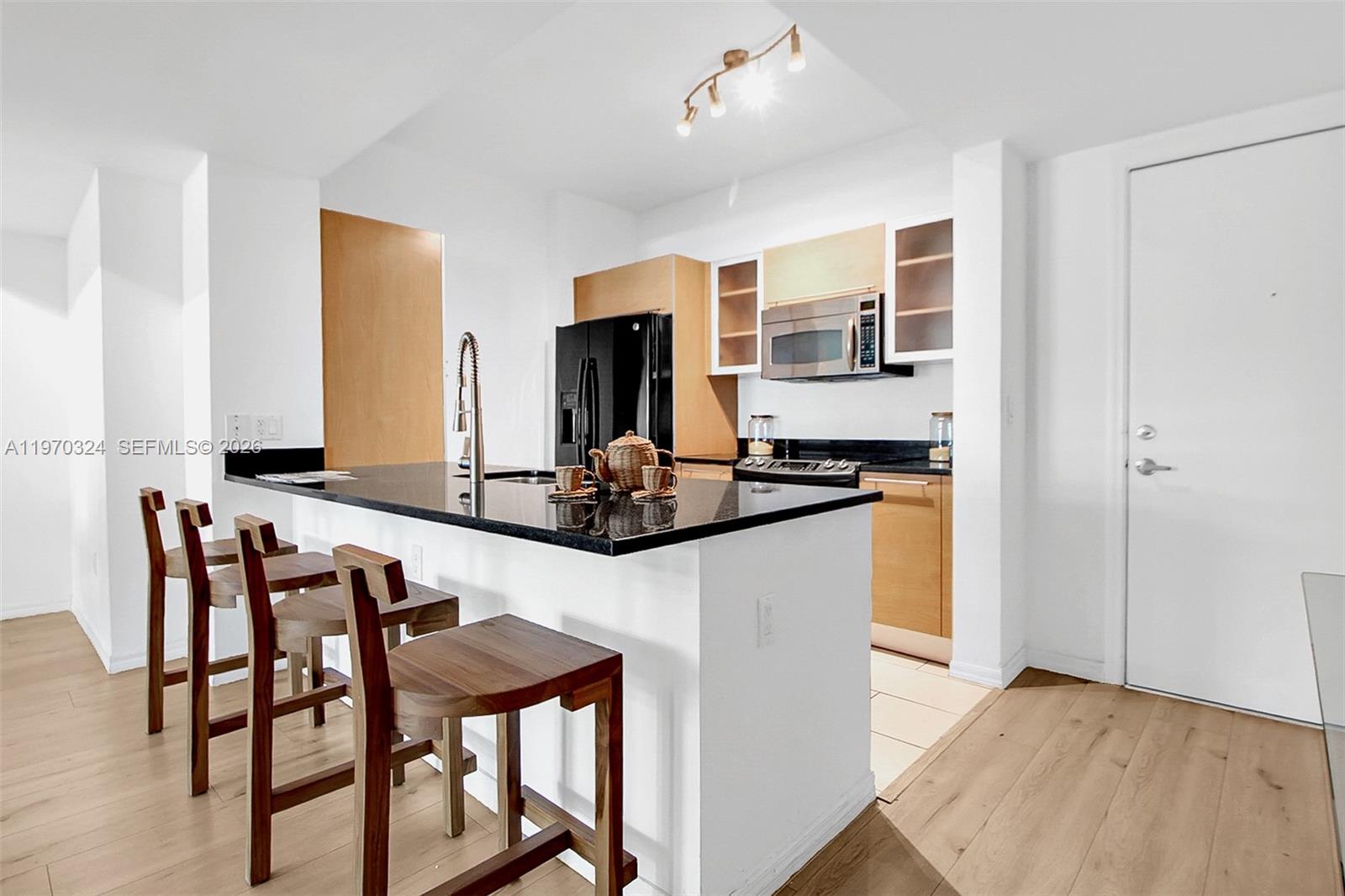 951 Brickell Ave #505, Miami FL 33131