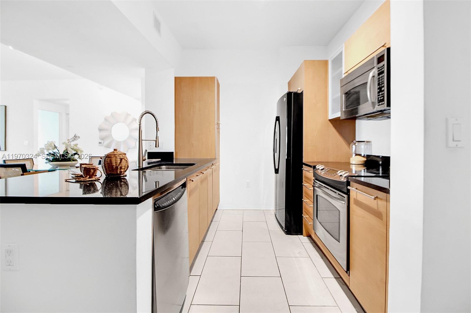 951 Brickell Ave #505, Miami FL 33131