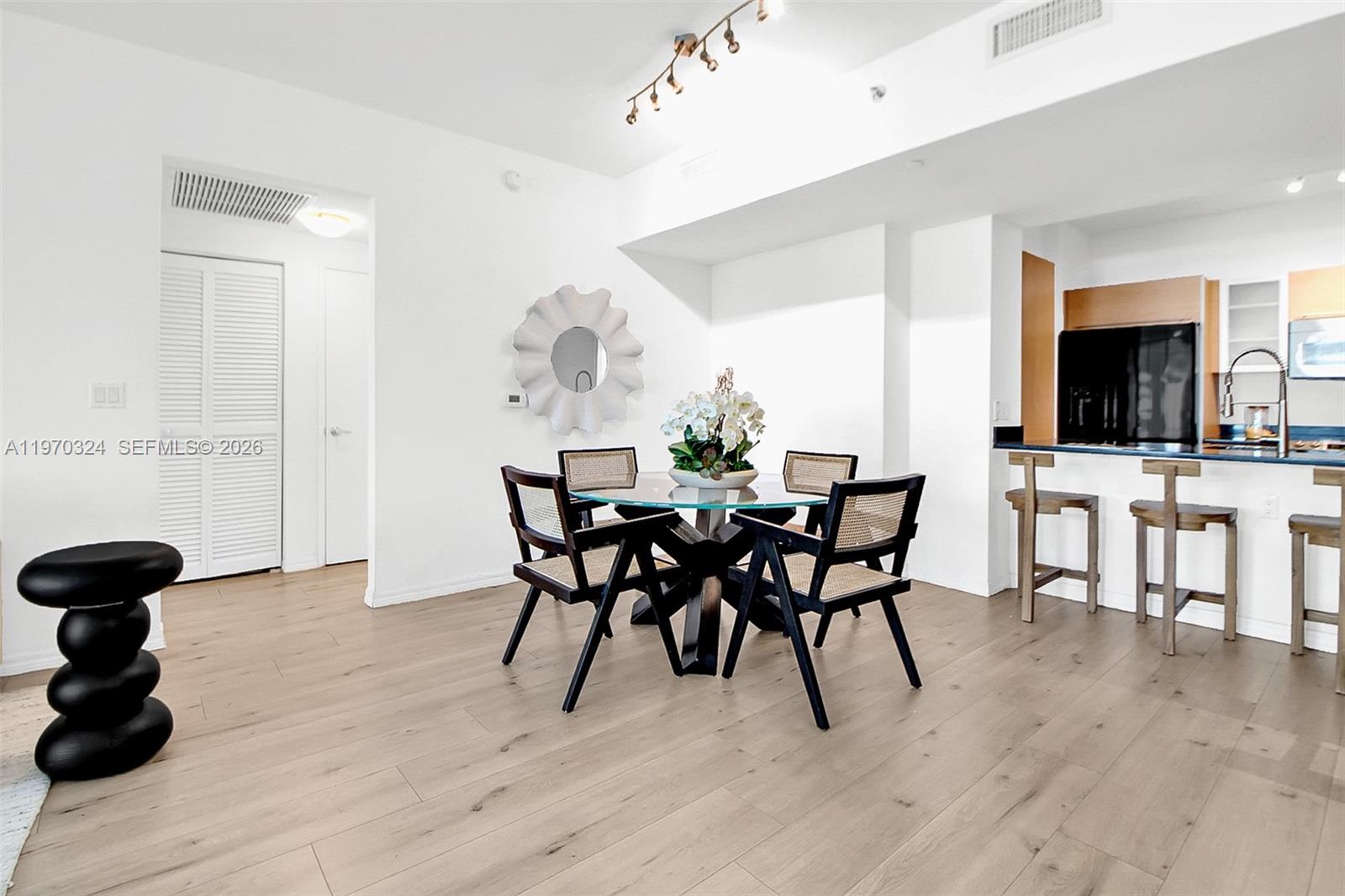 951 Brickell Ave #505, Miami FL 33131
