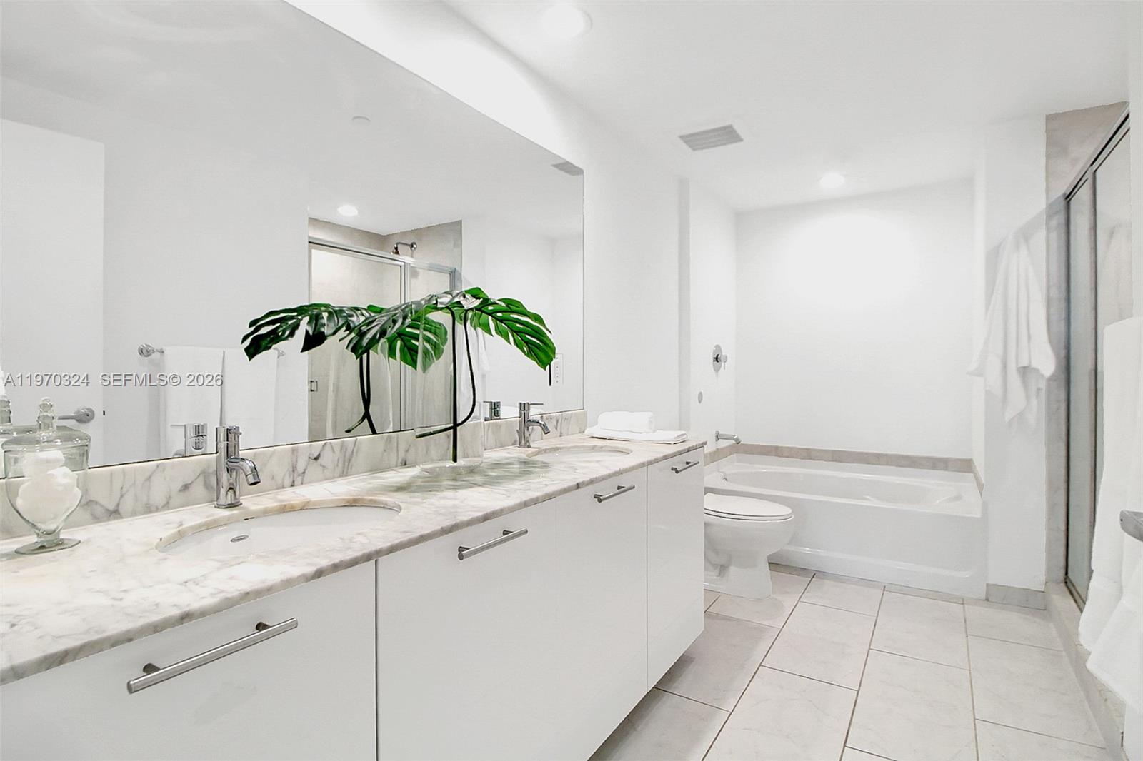951 Brickell Ave #505, Miami FL 33131