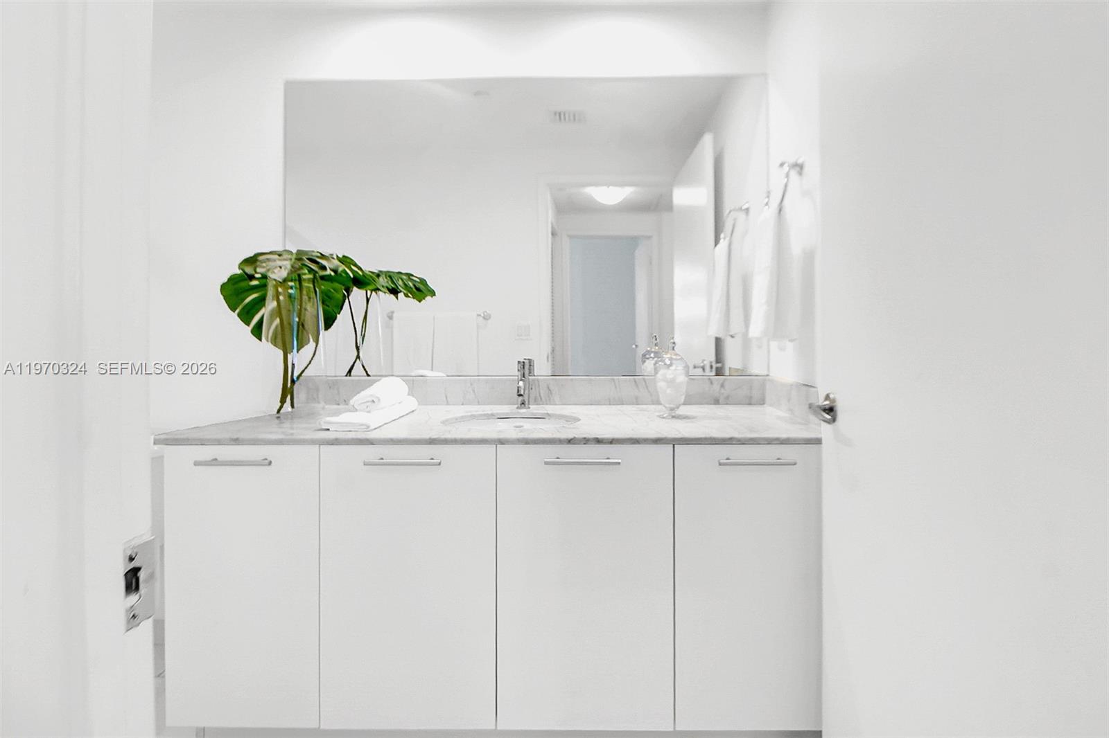 951 Brickell Ave #505, Miami FL 33131