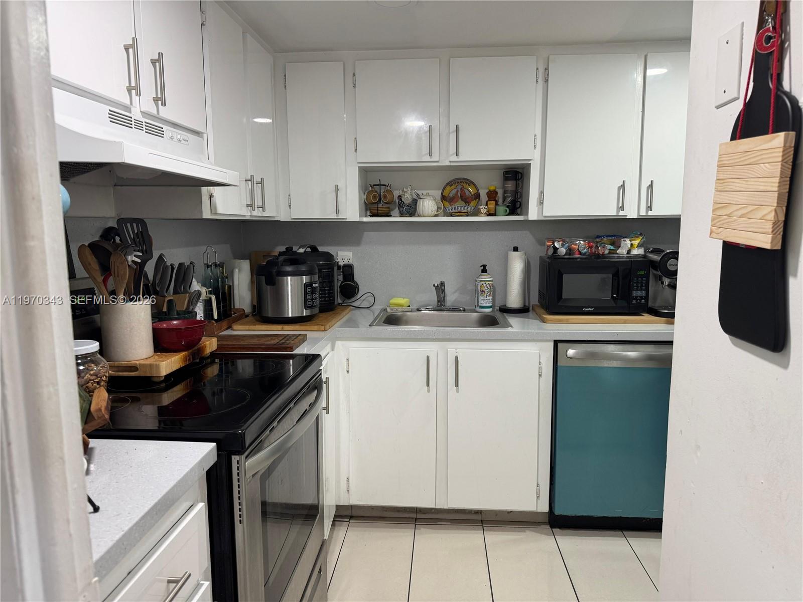 5050 NW 7th St #604, Miami FL 33126