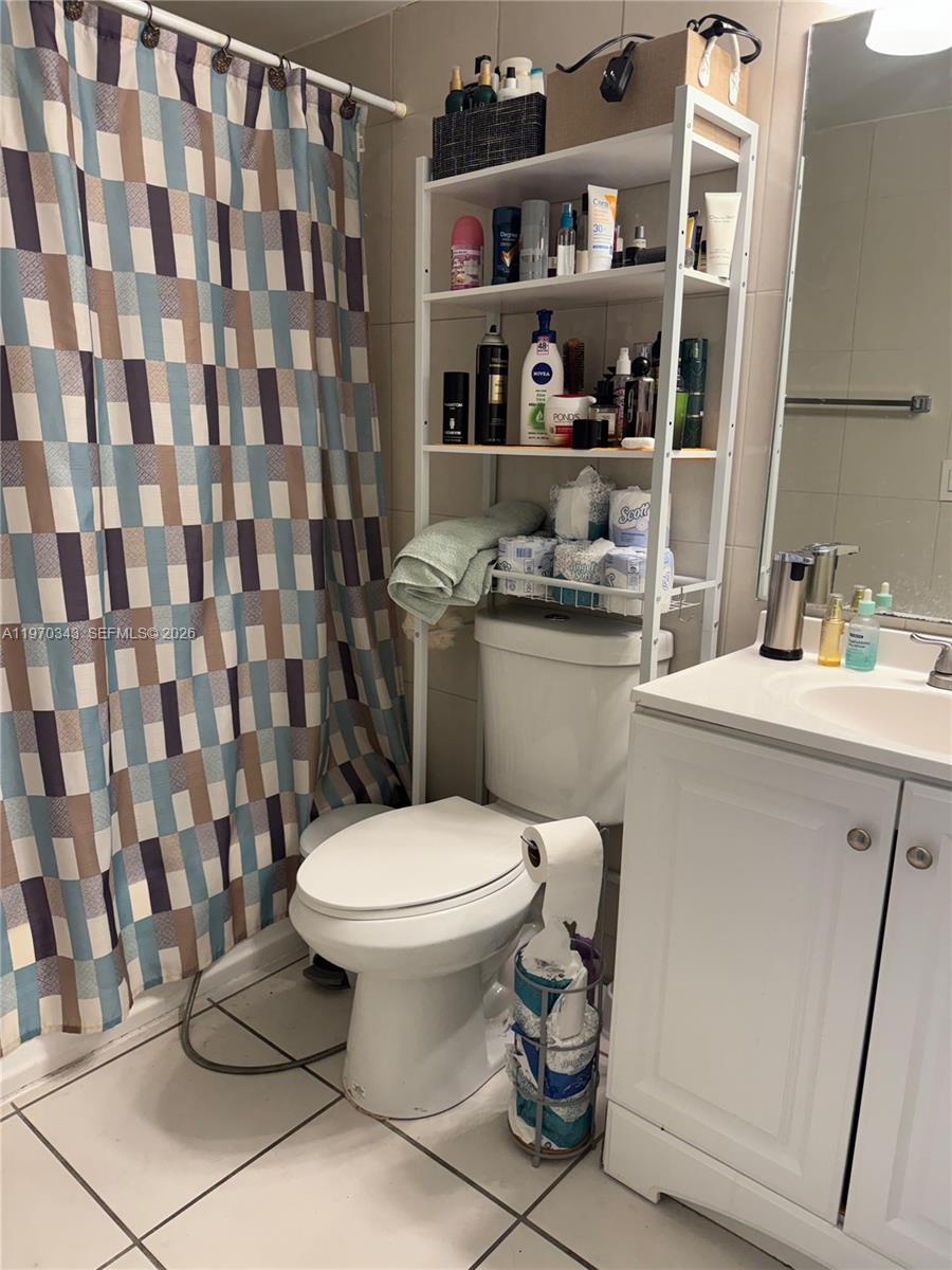 5050 NW 7th St #604, Miami FL 33126
