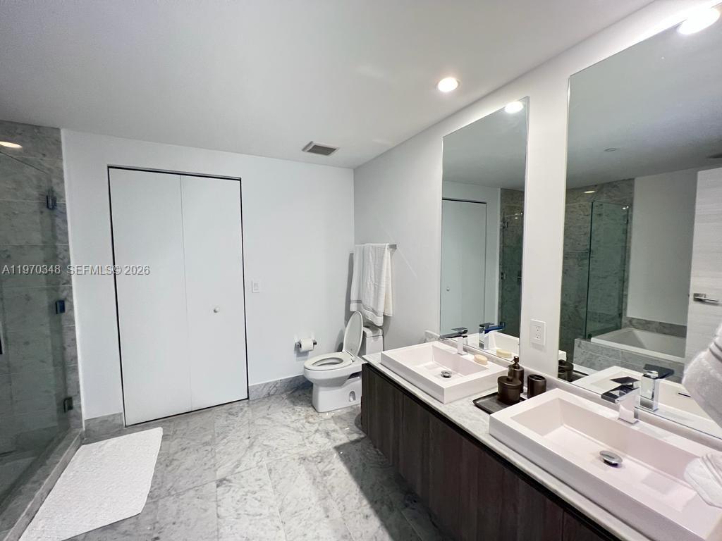 801 S Miami Ave #2806, Miami FL 33130