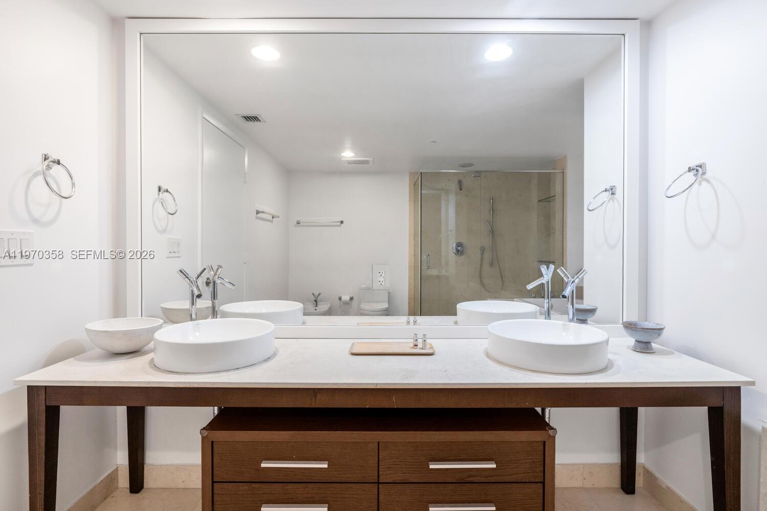 465 Brickell Ave #2705, Miami FL 33131