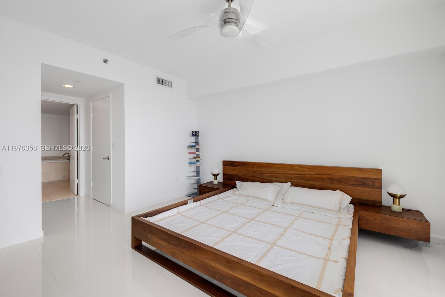 465 Brickell Ave #2705, Miami FL 33131