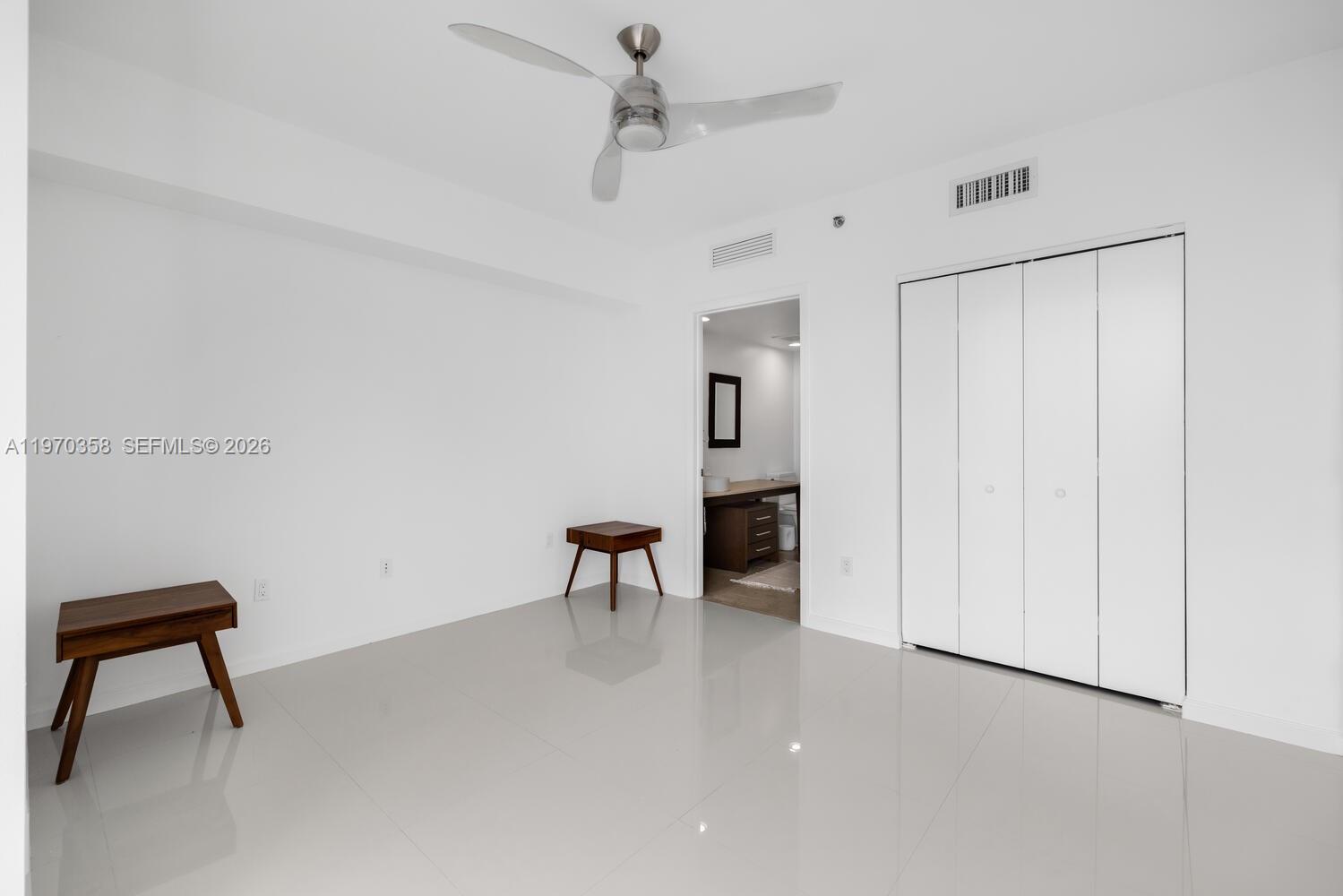 465 Brickell Ave #2705, Miami FL 33131