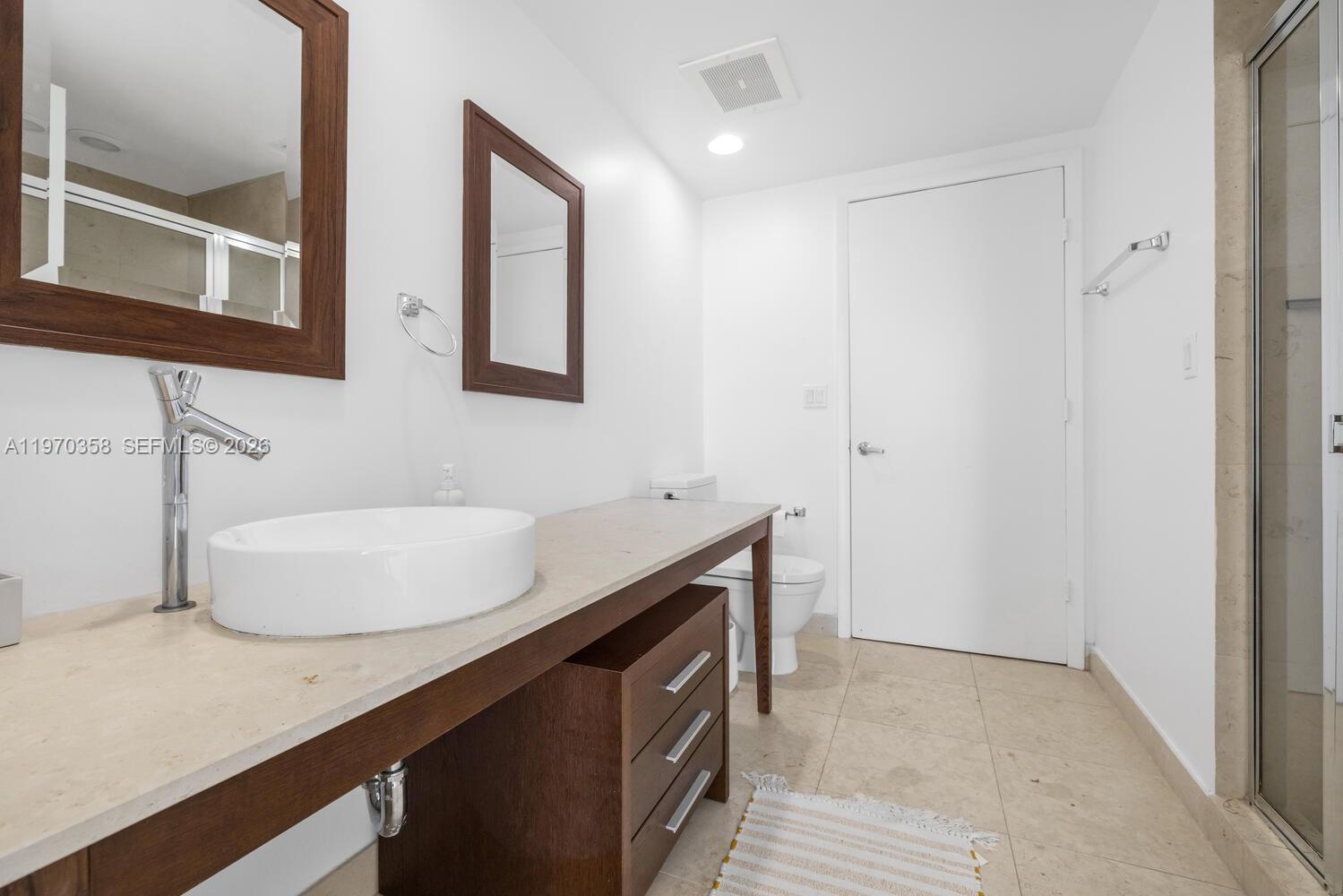 465 Brickell Ave #2705, Miami FL 33131