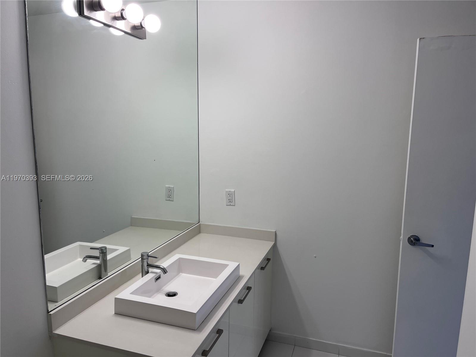 151 SE 1st St #506, Miami FL 33131