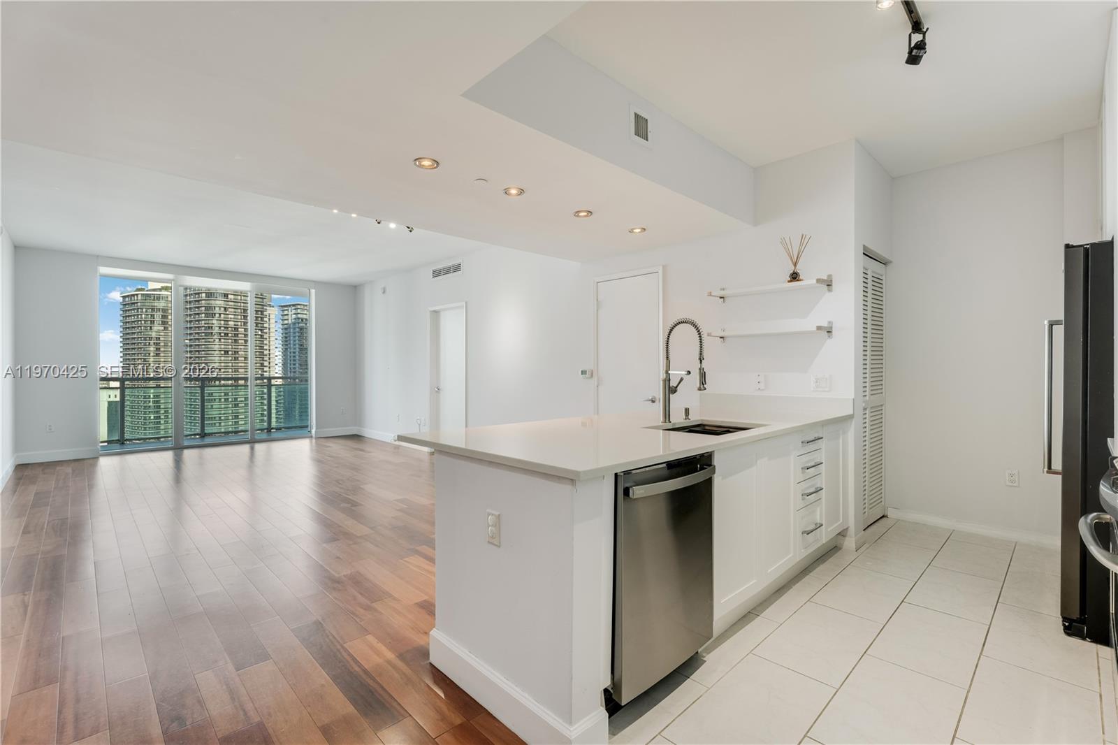 951 Brickell Ave #3607, Miami FL 33131