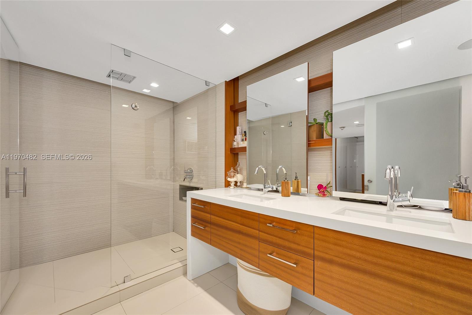199 Ocean Lane Dr #401, Key Biscayne FL 33149