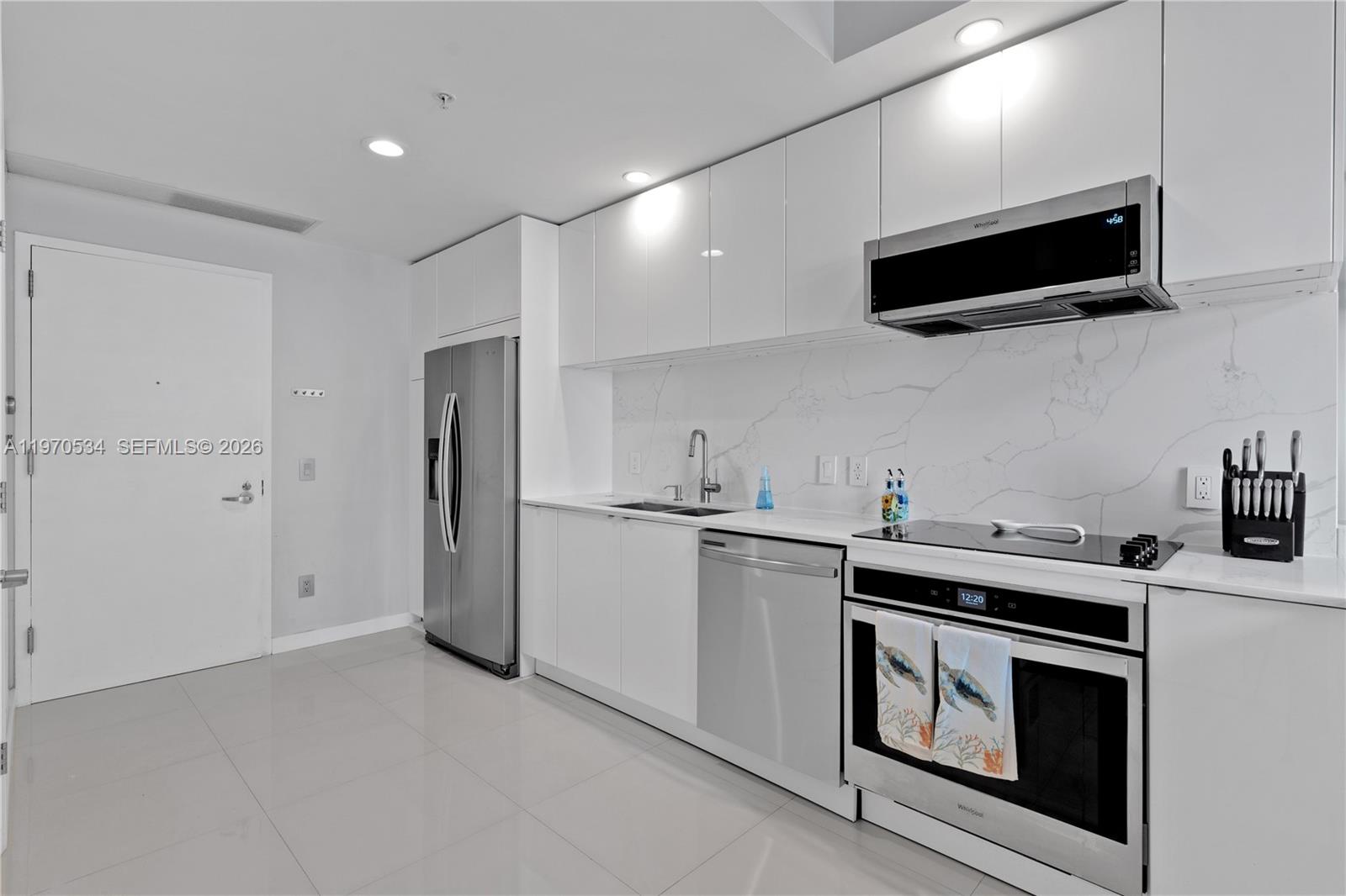 60 SW 13th St #2204, Miami FL 33130