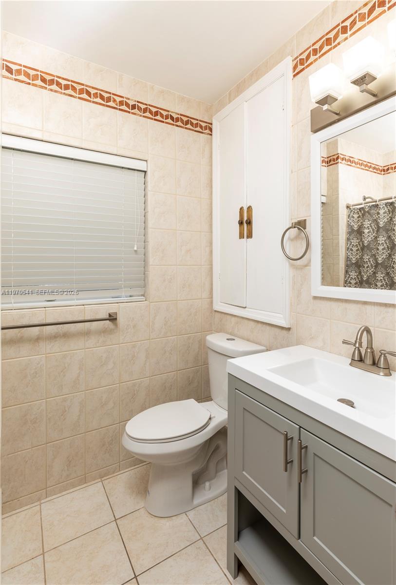 1350 Mendavia Ave, Coral Gables FL 33146