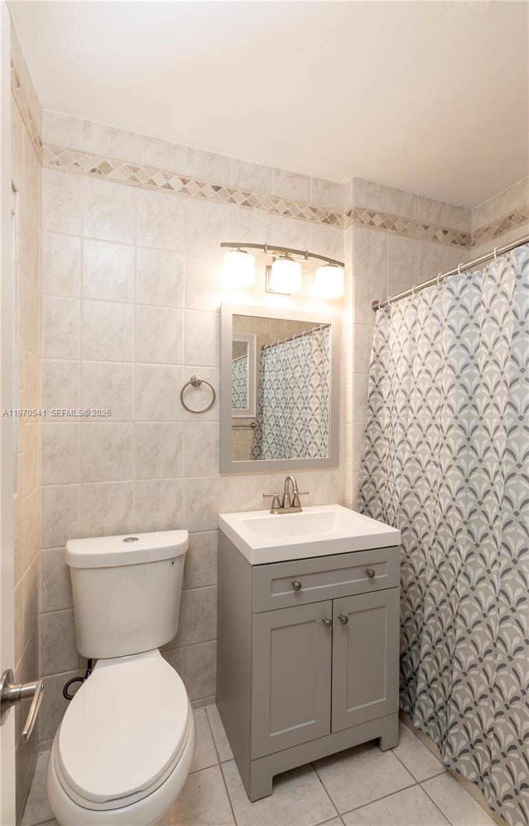 1350 Mendavia Ave, Coral Gables FL 33146
