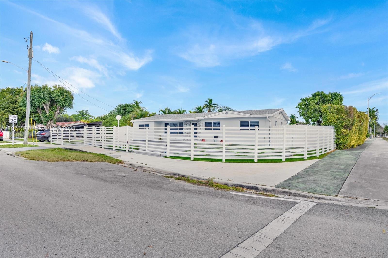 5521 SW 104th Ave, Miami FL 33165