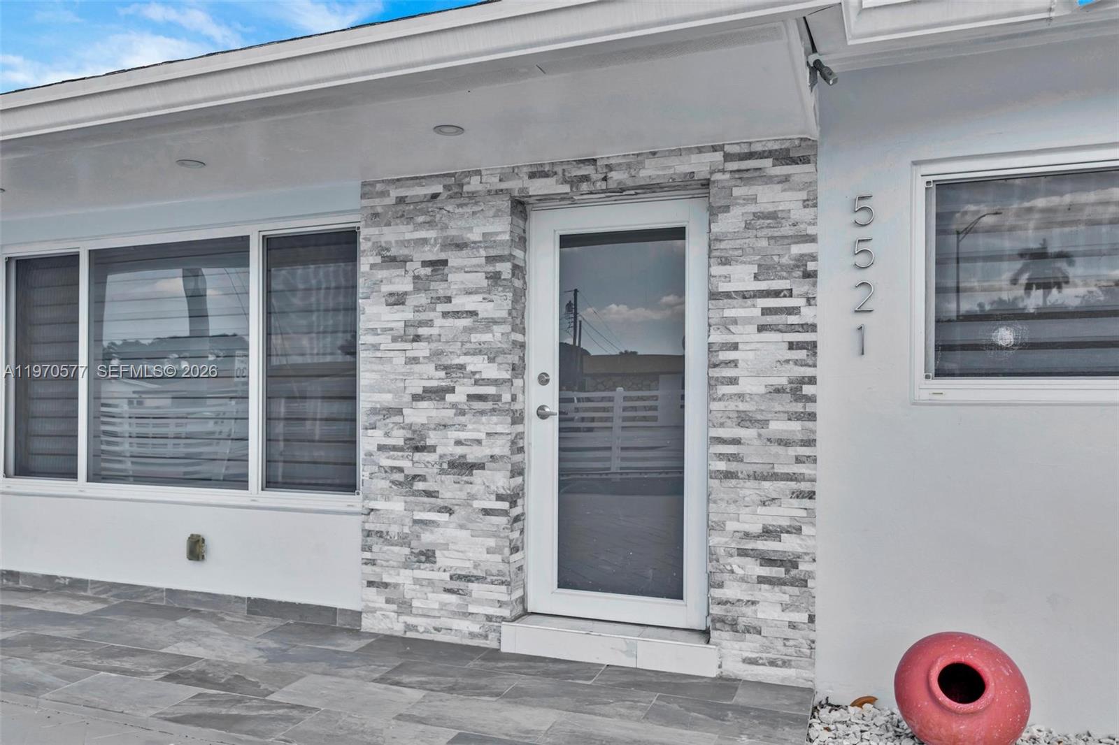 5521 SW 104th Ave, Miami FL 33165
