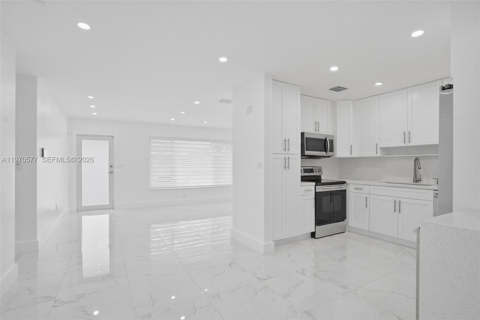 5521 SW 104th Ave, Miami FL 33165
