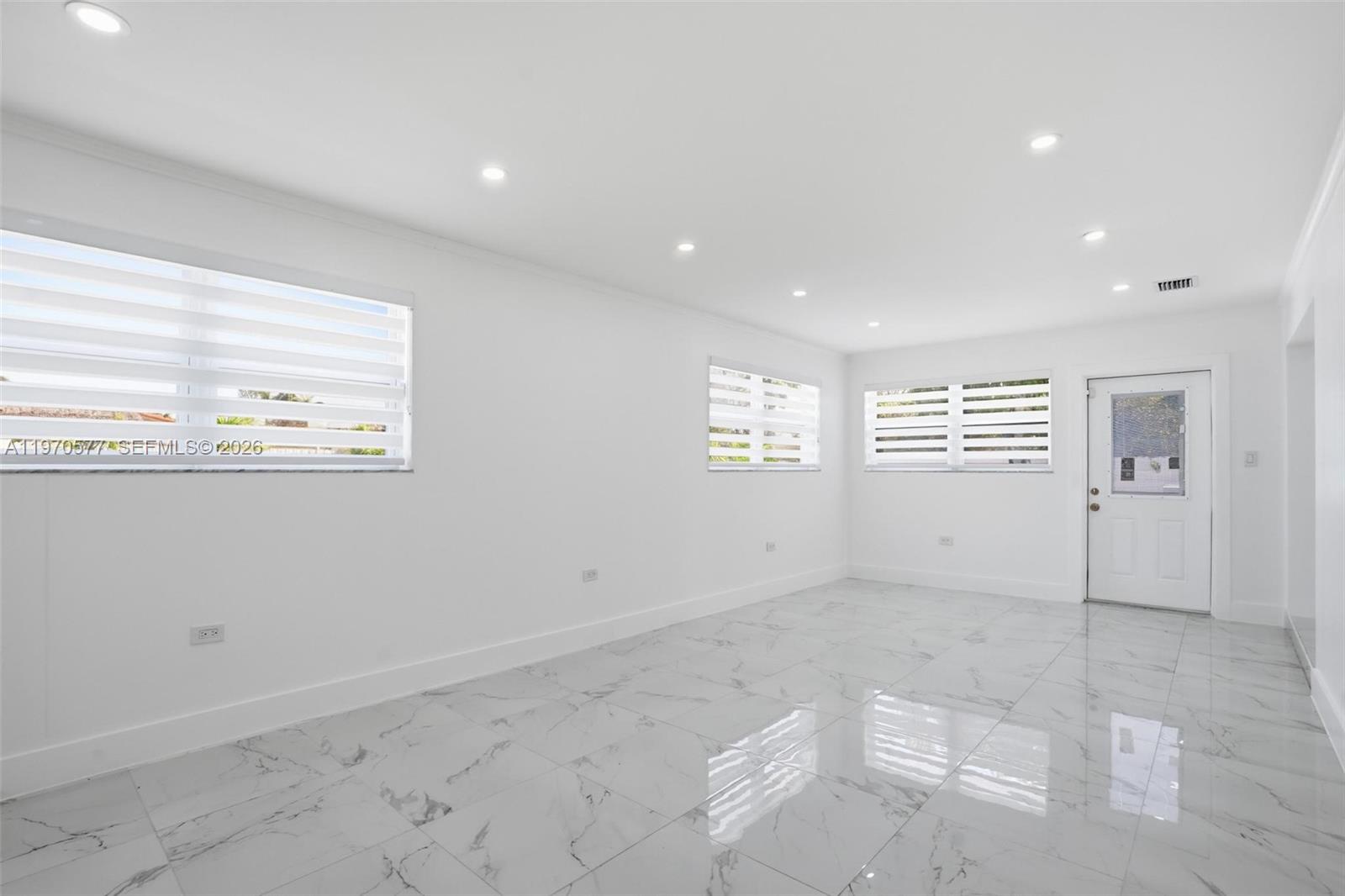5521 SW 104th Ave, Miami FL 33165