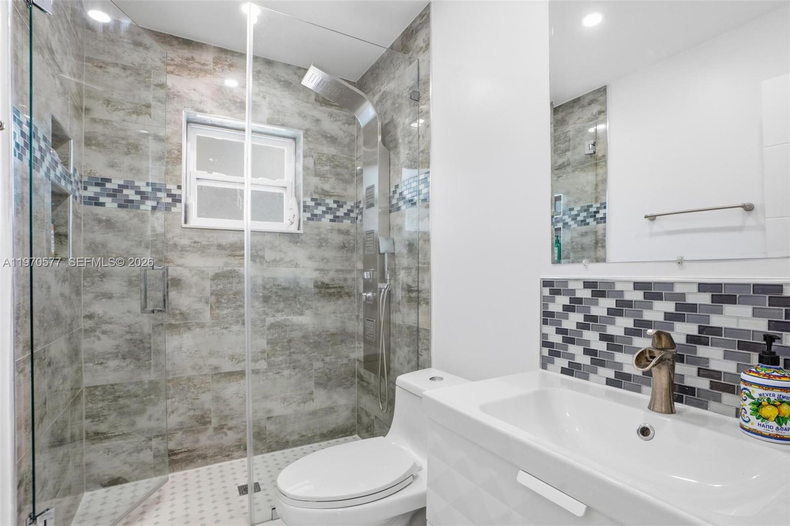 5521 SW 104th Ave, Miami FL 33165