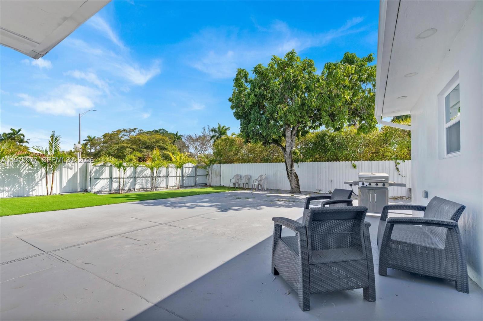 5521 SW 104th Ave, Miami FL 33165