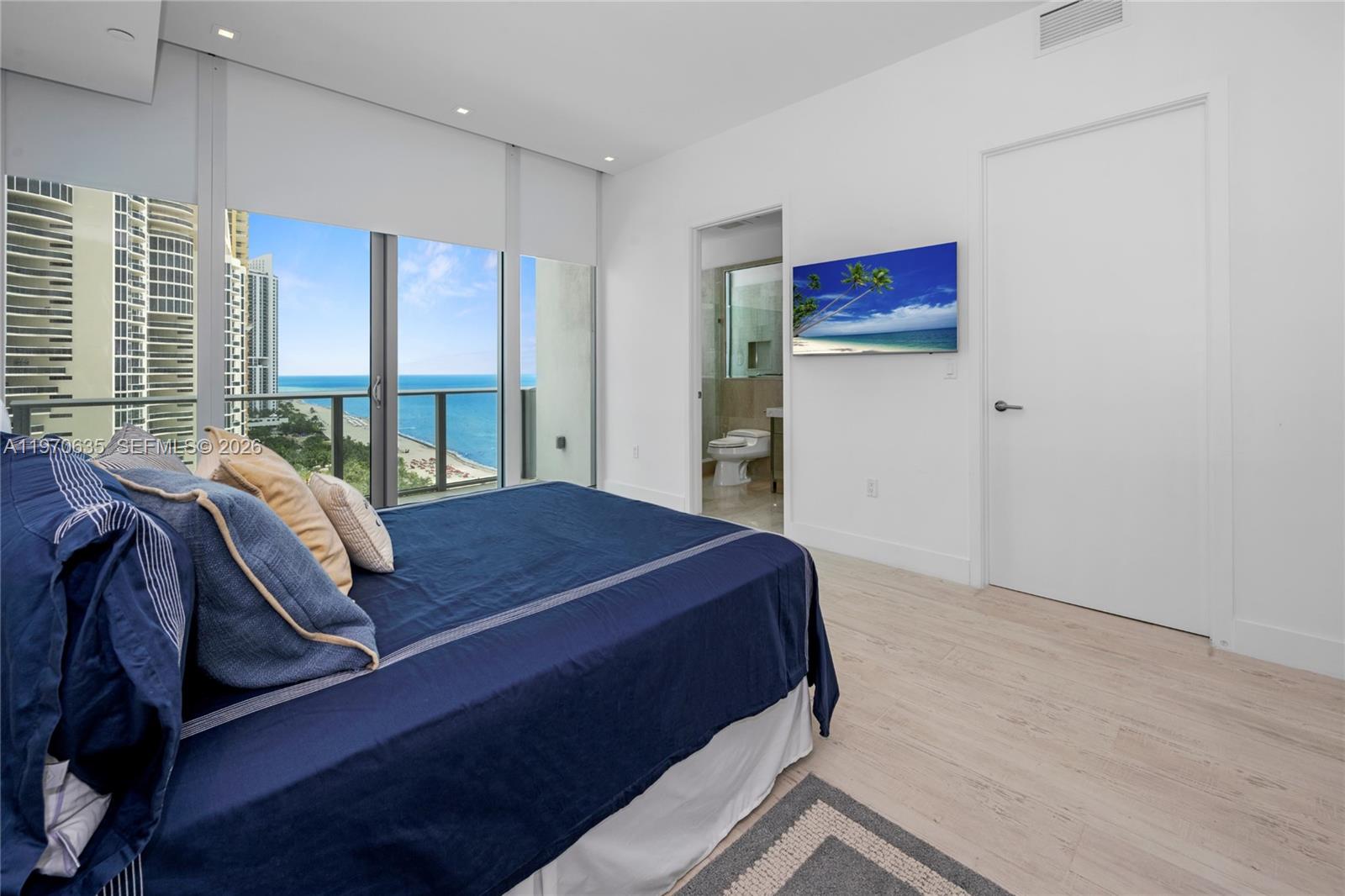 17475 Collins Ave #1201, Sunny Isles Beach FL 33160
