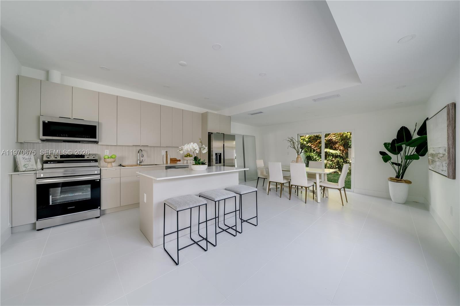 4789 NW 1st St, Miami FL 33126