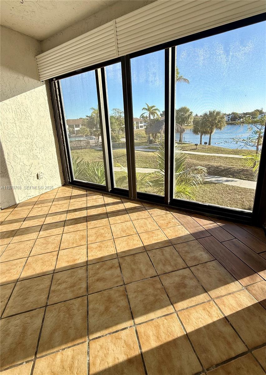 201 Lake Pointe Dr #202, Oakland Park FL 33309