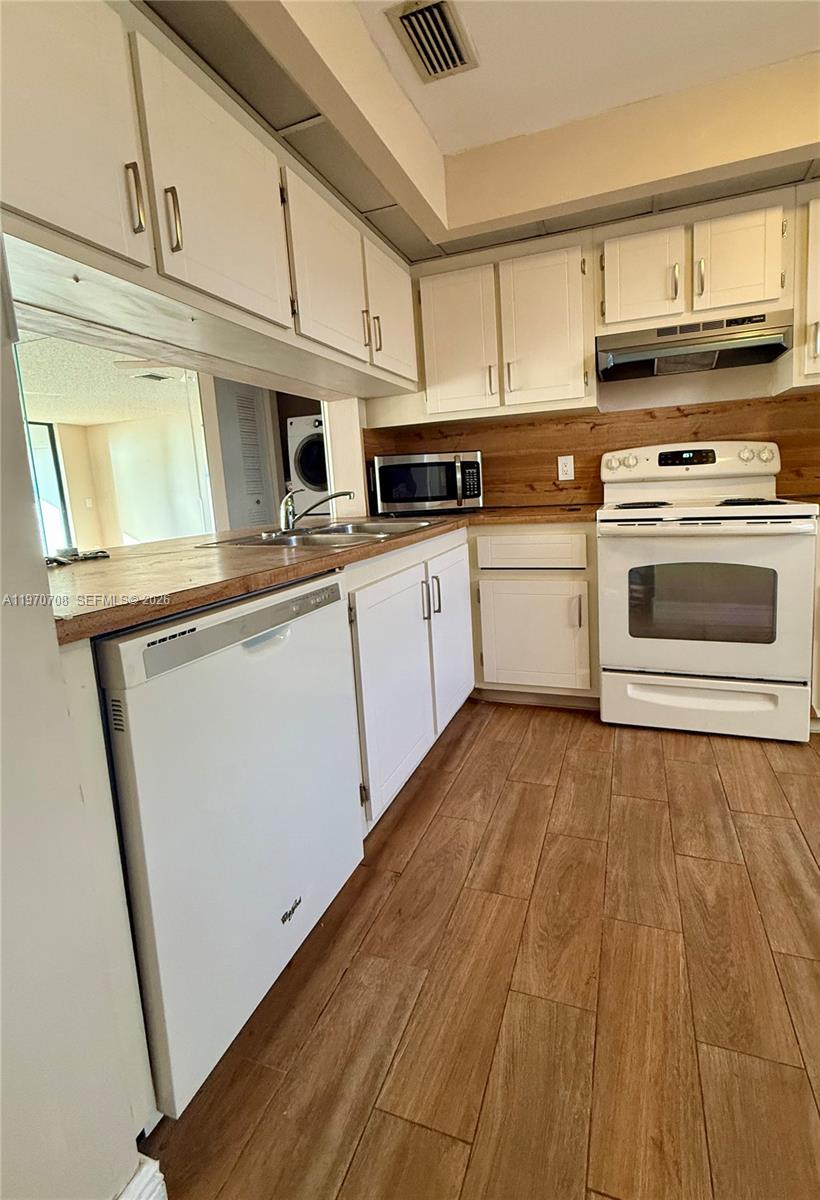 201 Lake Pointe Dr #202, Oakland Park FL 33309