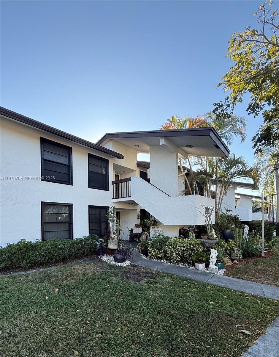 201 Lake Pointe Dr #202, Oakland Park FL 33309
