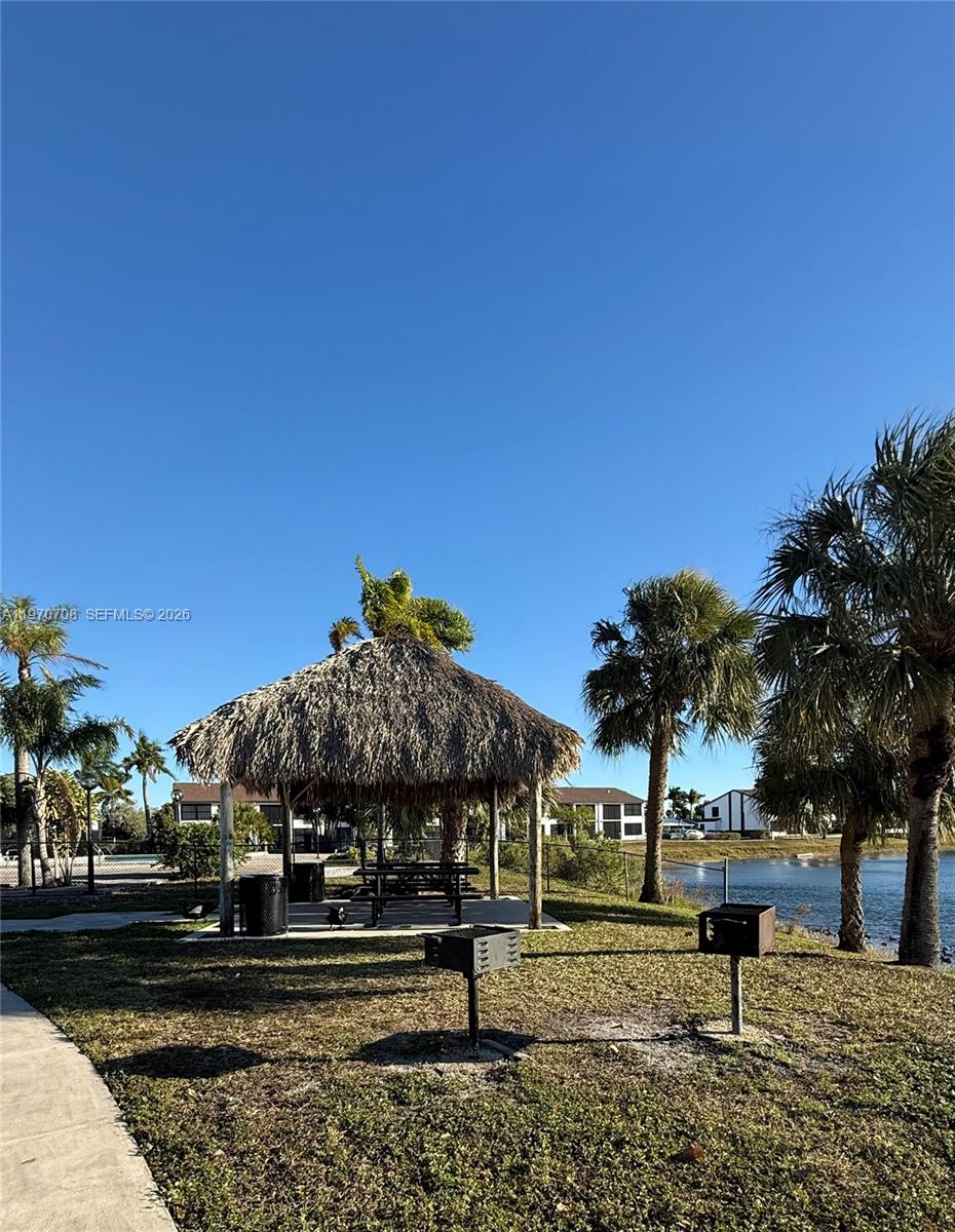 201 Lake Pointe Dr #202, Oakland Park FL 33309