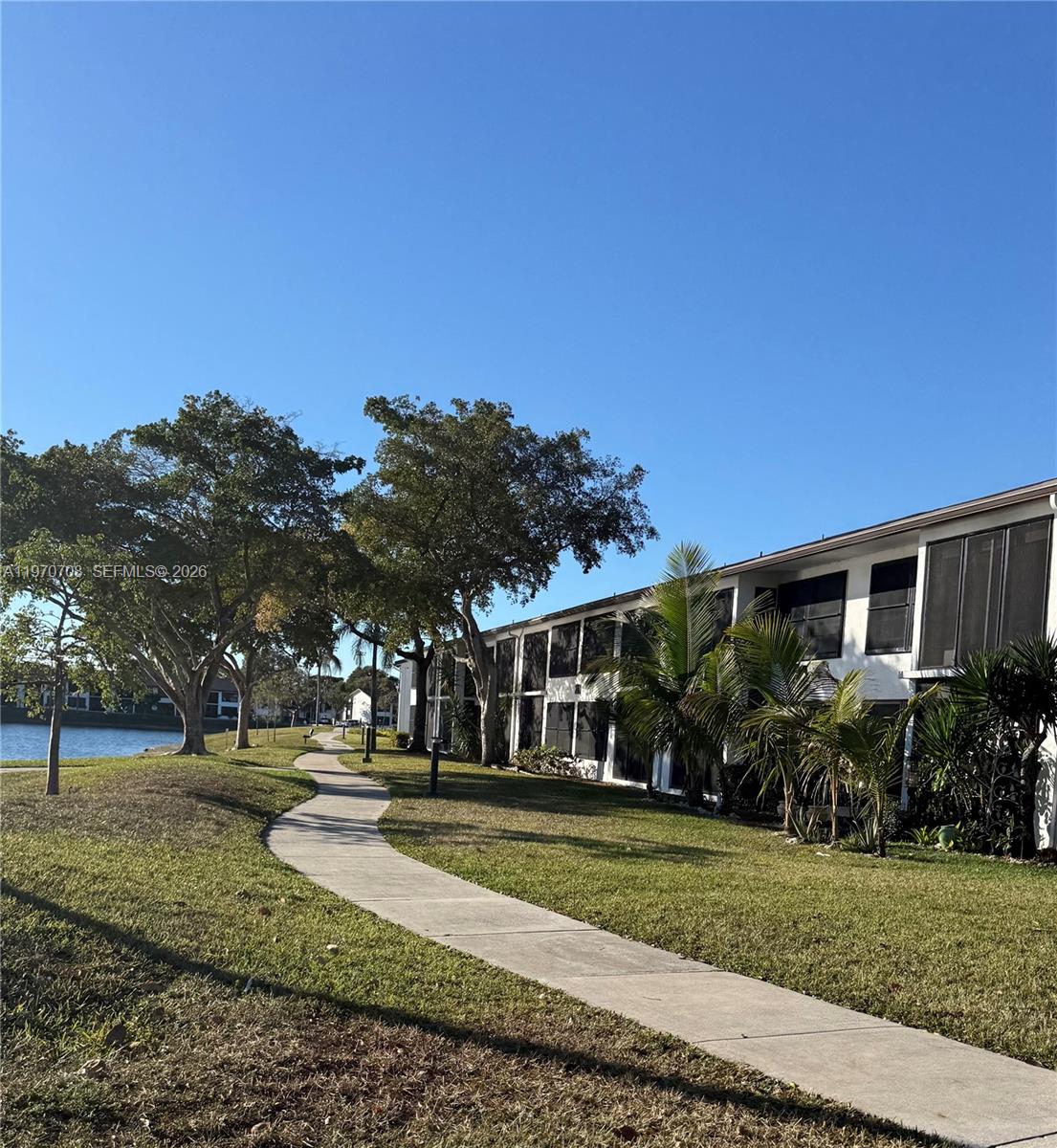 201 Lake Pointe Dr #202, Oakland Park FL 33309