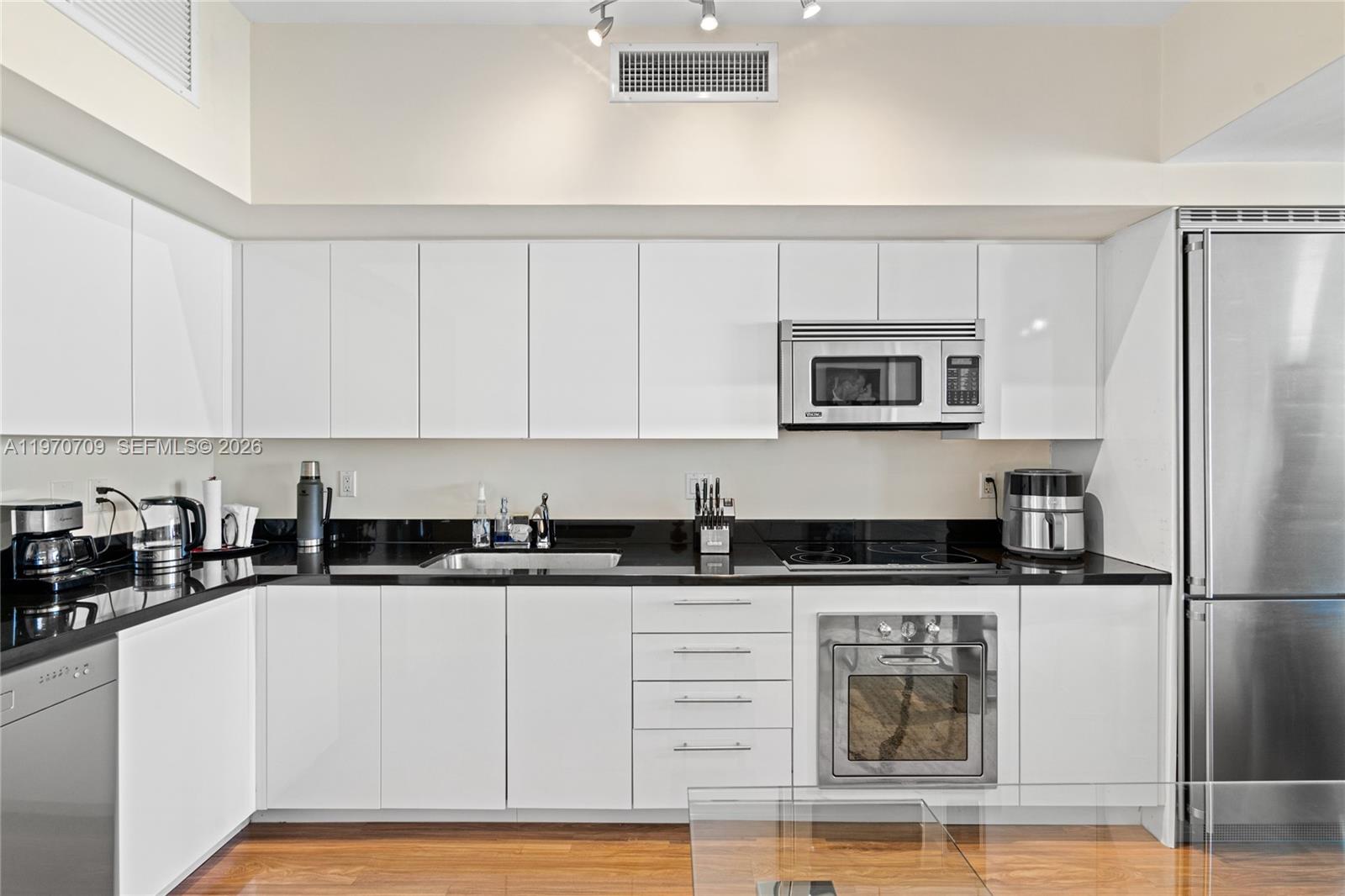 92 SW 3rd St #3409, Miami FL 33130