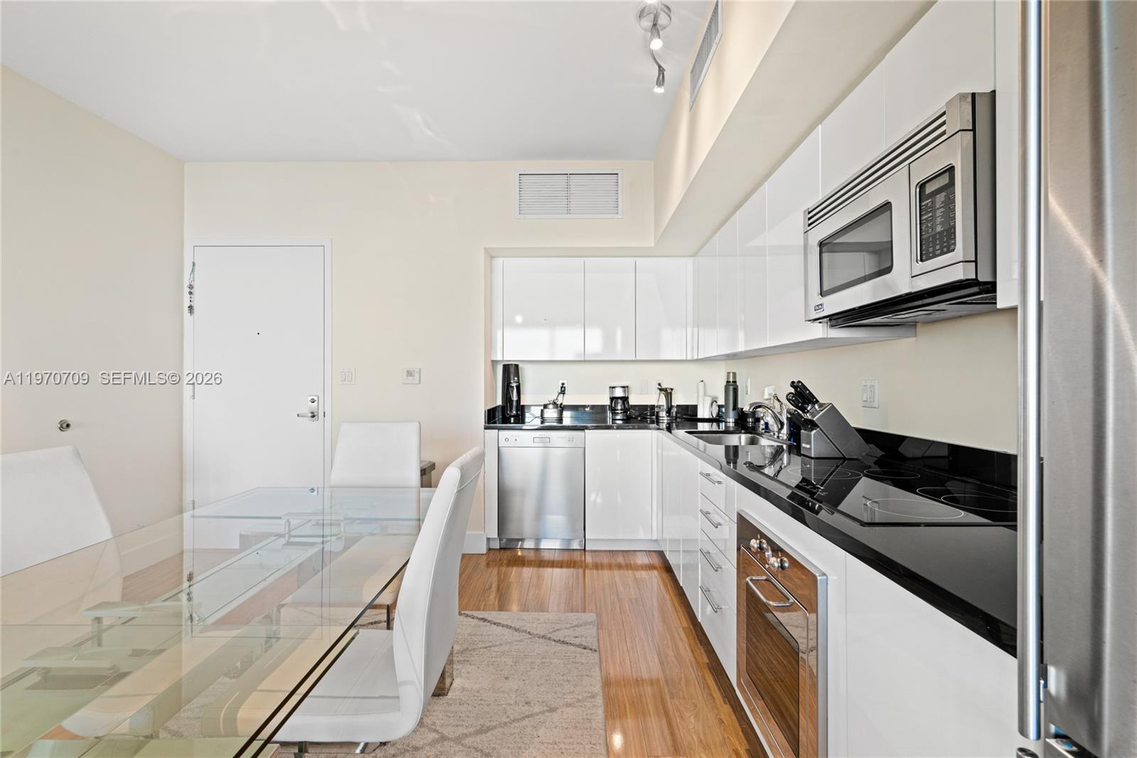 92 SW 3rd St #3409, Miami FL 33130