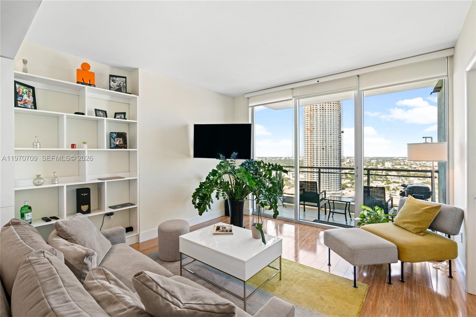 92 SW 3rd St #3409, Miami FL 33130