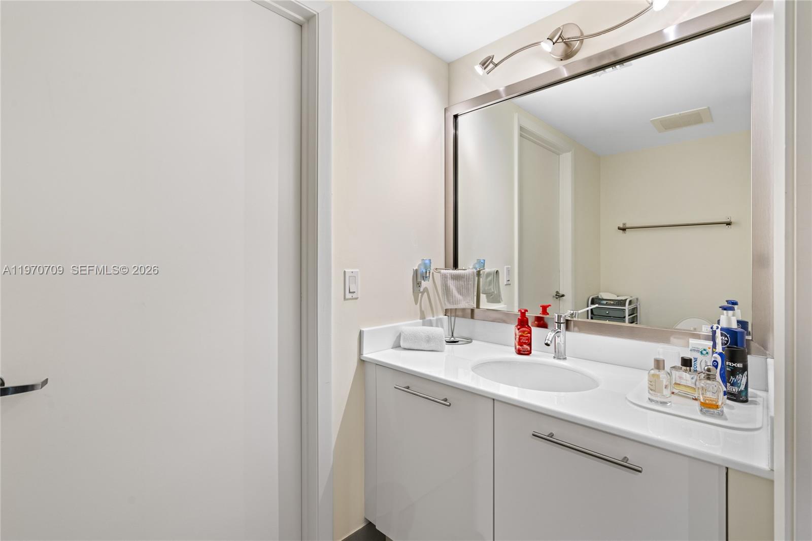 92 SW 3rd St #3409, Miami FL 33130