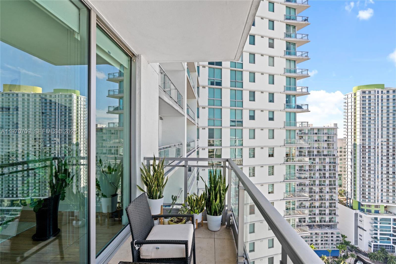 92 SW 3rd St #3409, Miami FL 33130