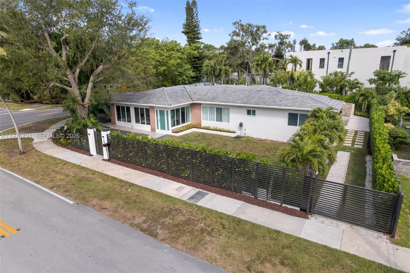 1001 NE 86th St, Miami FL 33138